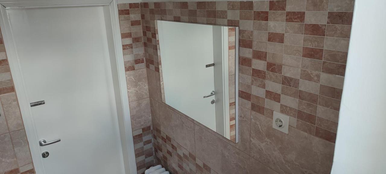 Menrat Apartment Нови Сад Екстериор снимка